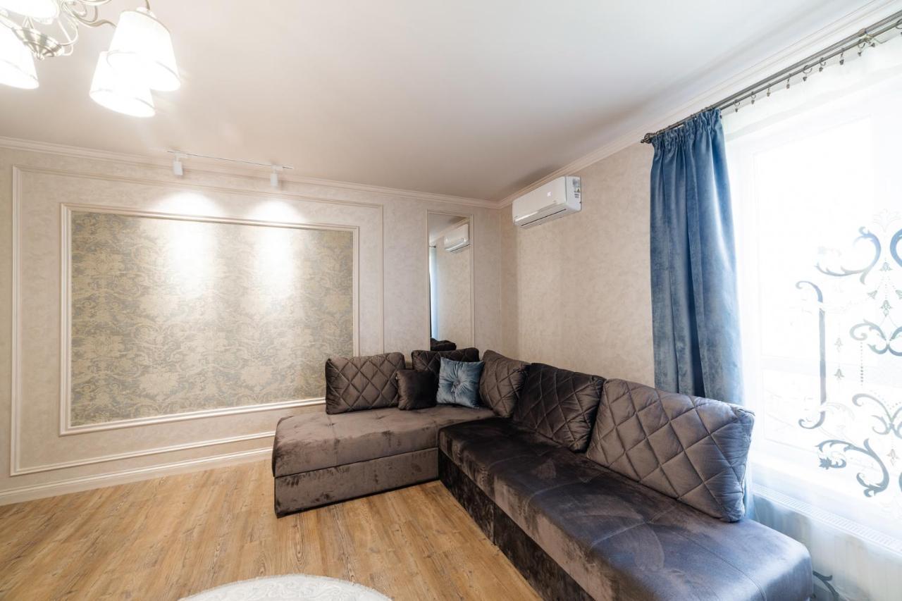 Lux Apartment On Duhnovicha Street .Free Parking. أوزهورود المظهر الخارجي الصورة
