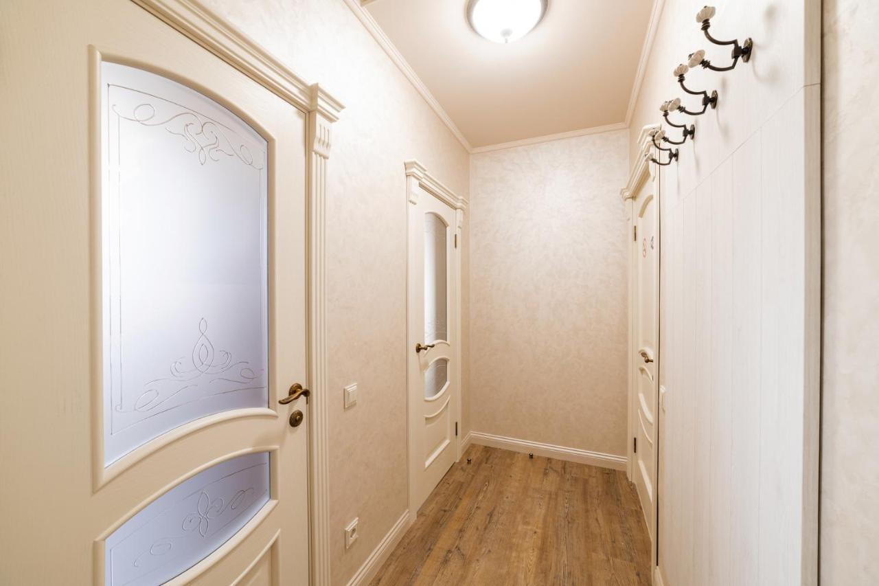 Lux Apartment On Duhnovicha Street .Free Parking. أوزهورود المظهر الخارجي الصورة